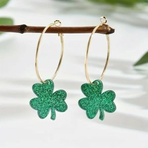 SHAMROCK EARRINGS NWOT